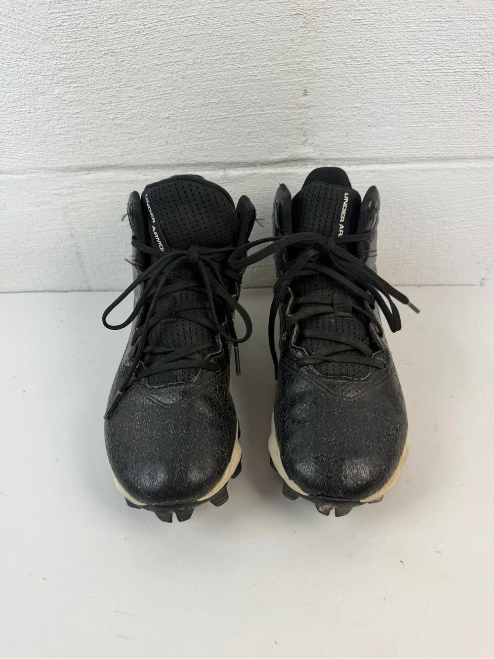 Under Armour Hammer Mid Black Football Cleats, 4.5Y